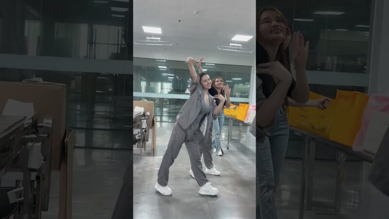 最火歌曲DJRemix #阿里山的姑娘 #工作娱乐两不误 #下班后的日常 #舞蹈 #浅跳一下 #shortsvideo #dance