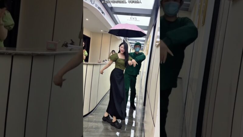 最火歌曲DJRemix 让我看看是谁在捣乱🤣#开心小调 #下班后的日常 #浅跳一下 #shortsvideo #dance #nurses #护士跳舞