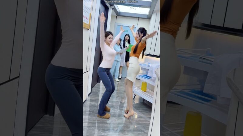 最火歌曲DJRemix #batteforte #lollipop #凤舞九天 #下班后的日常 #舞台无处不在 #shortsvideo #dance #nurses #护士跳舞